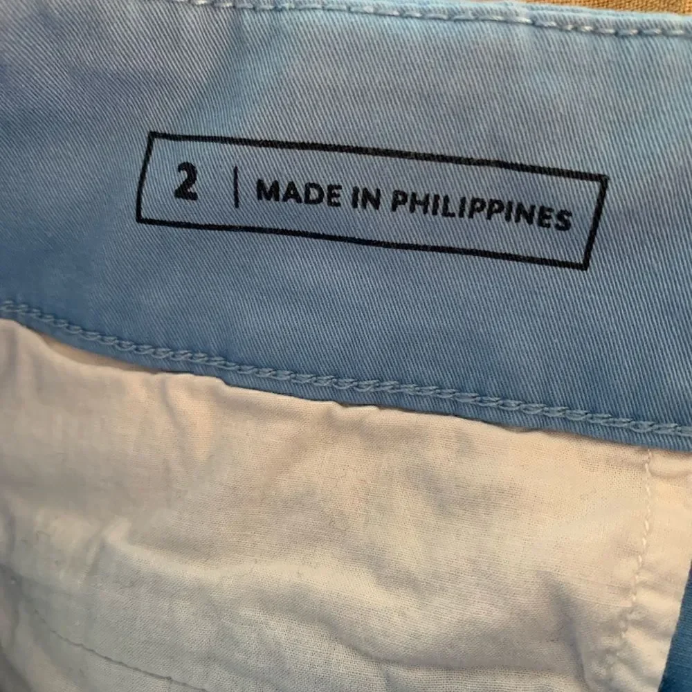 Vineyard Vines EUC blue grosgrain trim 3.5” everyday shorts Size 2